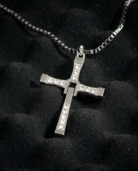 Der ultimative Schutz-Begleiter: Kreuz-Anhänger aus echtem 925 Sterling Silber