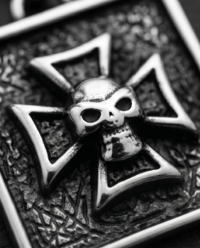 Preview: Edelstahl Kette Eisernes Kreuz mit Totenkopf
