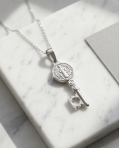 Benediktus Schlüssel Kette Edelstahl Silber