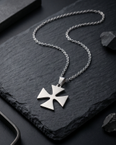 Edelstahl Halskette Tatzenkreuz – Kreuz Anhänger